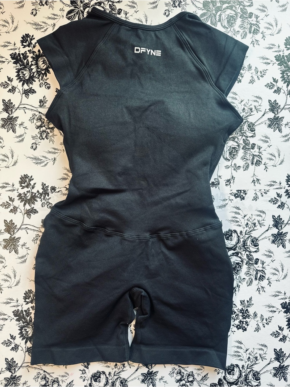 DFYNE Black Short-Sleeve Sculpting Women's Bodysuit - Picture 2 of 4